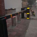 heavy duty single boom barriers at a confidential entrance