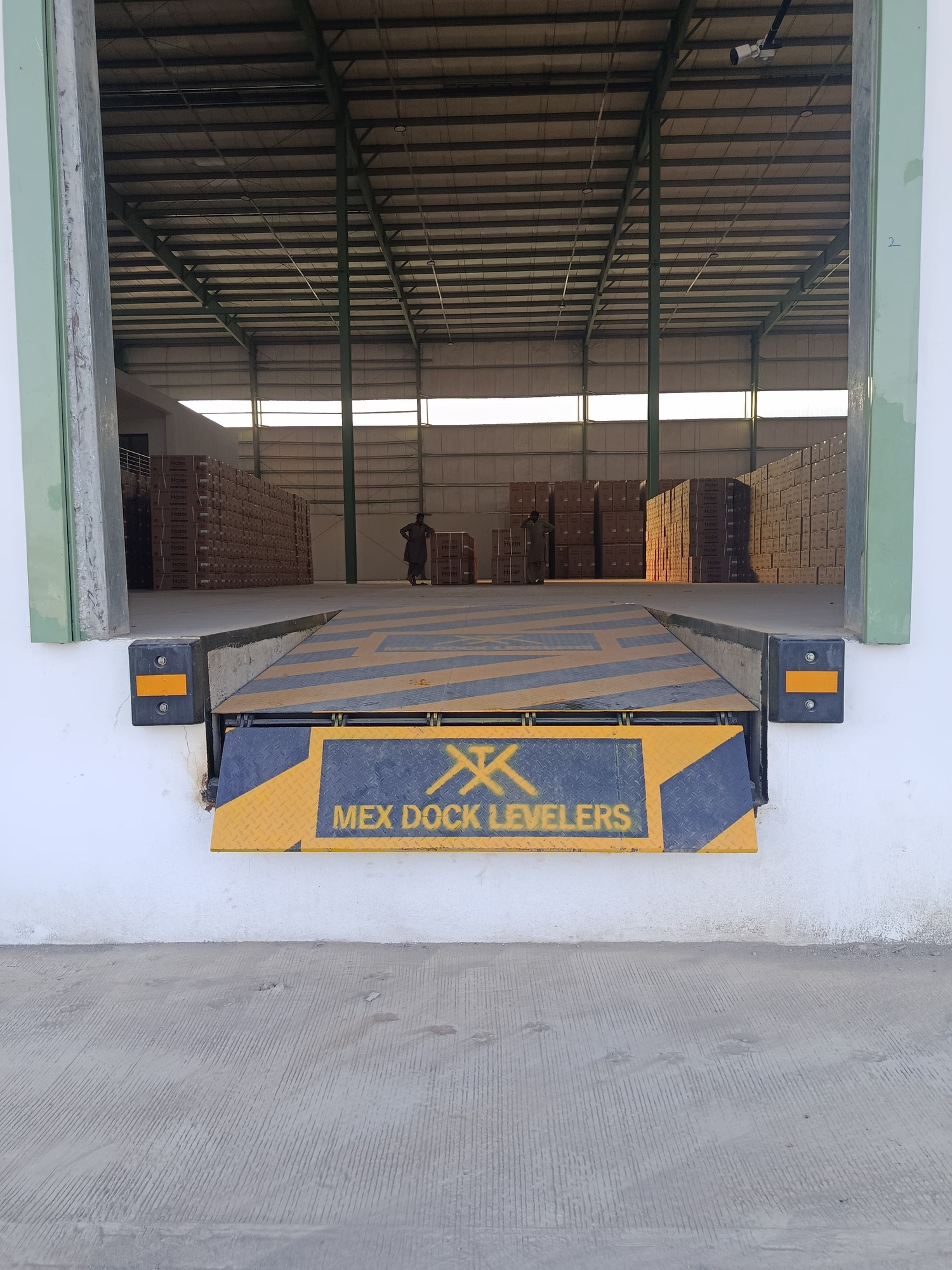 Auto operated dock for loading